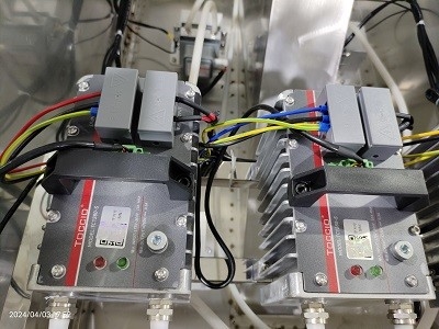 Máy sấy chân không vi sóng 9 giai đoạn cho nhiệt độ môi trường dưới 0 ̊40C cho đóng gói công nghiệp
