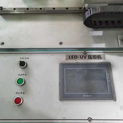 Đường dây sản xuất lớp phủ UV Uv đúc bằng keo UV cho tấm acrylic thủy tinh