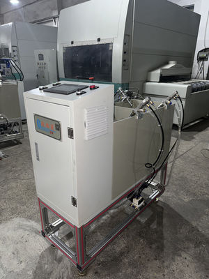 Máy phủ quay hai trạm có hiệu suất cao cho lớp phủ ngăn nước / dầu của đồ ăn đúc bột