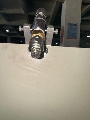 Máy phủ quay hai trạm có hiệu suất cao cho lớp phủ ngăn nước / dầu của đồ ăn đúc bột