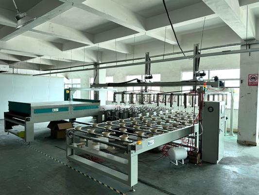 Dây chuyền sản xuất sơn phủ quay công suất cao cho bột giấy đúc - Hệ thống sơn phủ bên trong 24 trạm với các thông số tùy chỉnh