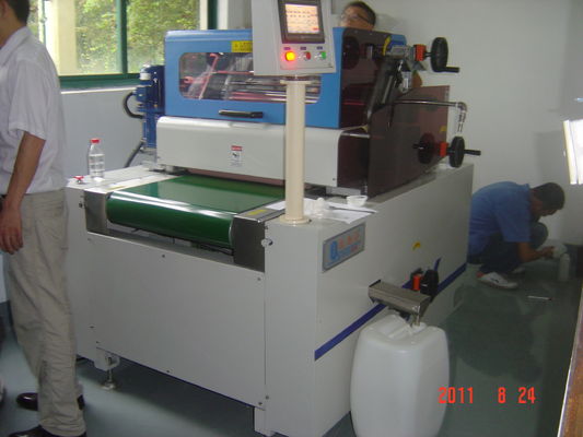 Thiết bị phủ con lăn 410 Volts 6KW thích hợp cho mặt phẳng thủy tinh
