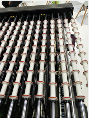 PLC điều khiển và máy vận chuyển dây chuyền dẫn động động cơ servo cho hoạt động tự động