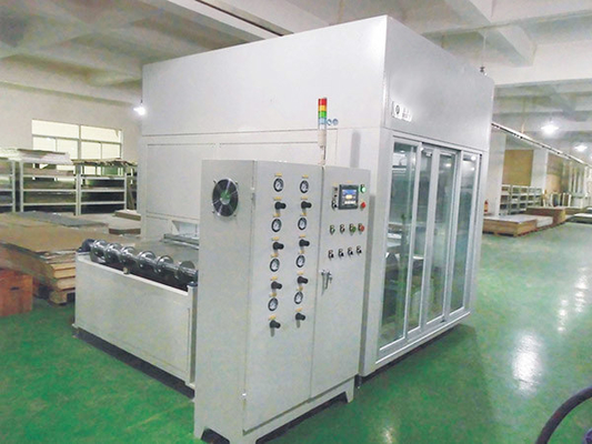 Máy phun sơn Tec Lighting 28 - 50KW với hệ thống băng tải