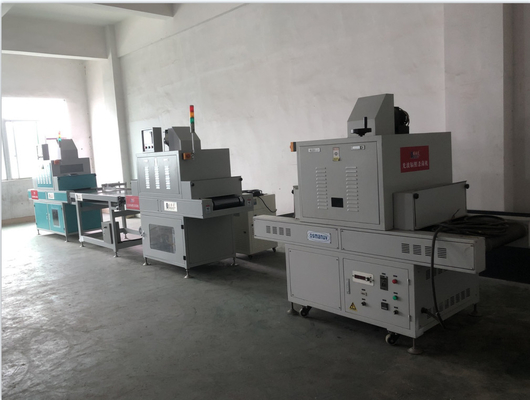 Độ chính xác điều khiển bộ đếm thời gian ±1 phút Máy chiếu xạ tia cực tím Phạm vi điều khiển nhiệt độ 0-99C