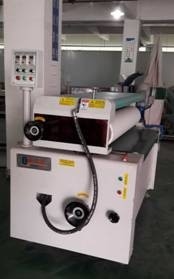 Đối với Ar thủy tinh hoặc sàn gỗ hoặc tấm không gỉ bề mặt máy phủ cuộn với 220V / 50Hz sức mạnh và tốc độ 0-20m / phút