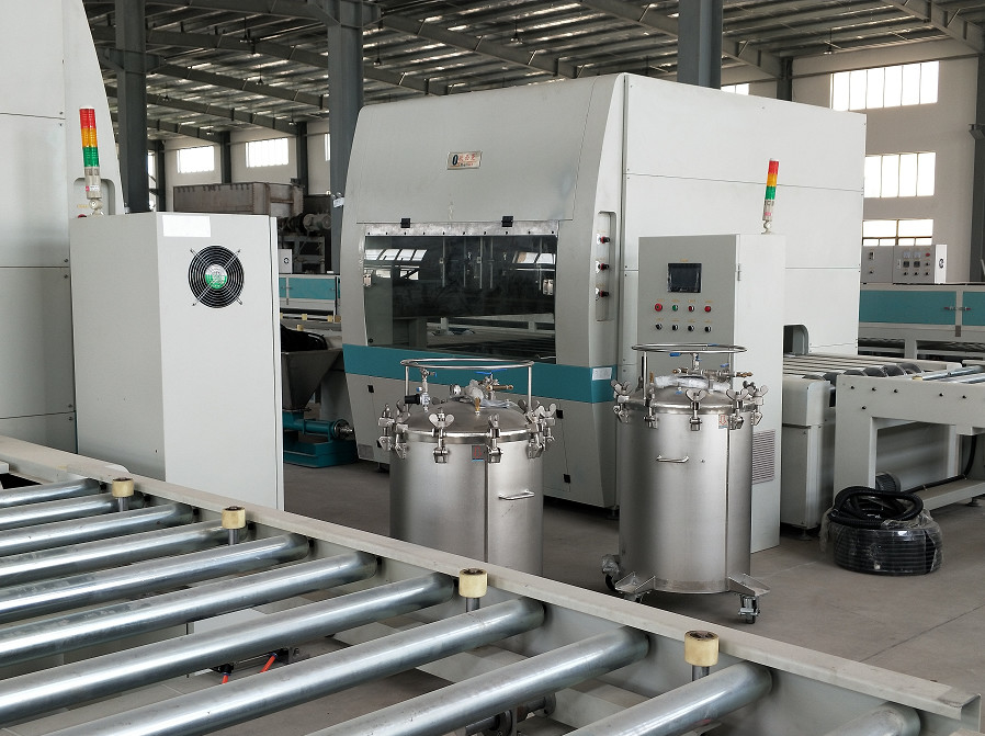 Máy phun sơn tốc độ cao 3m / phút với chiều rộng 1000mm dùng trong công nghiệp