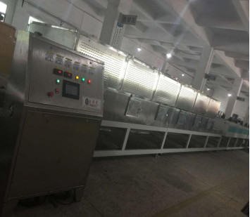 Hệ thống máy sấy chân không microwave 380V với chế độ điều khiển PLC